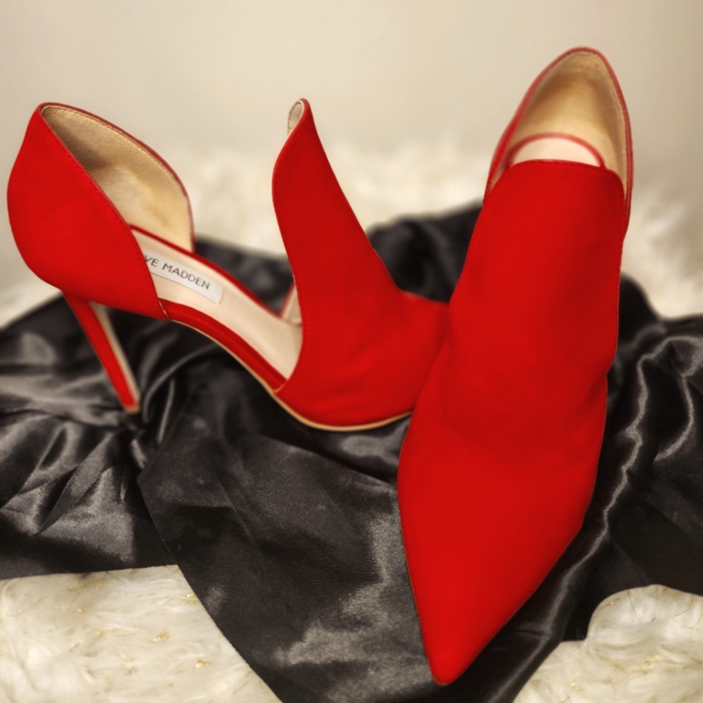 Side Cut Heeled Booties